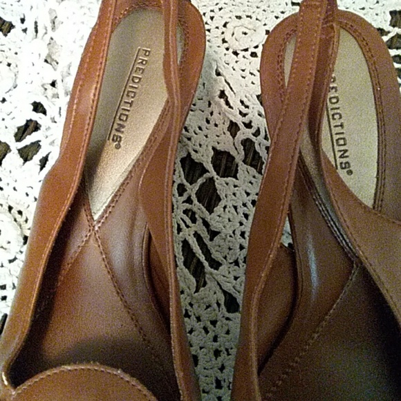Womens camel colored sling back heels - Picture 2 of 7